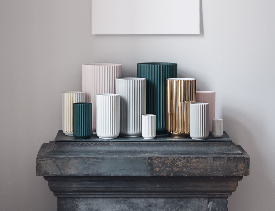 Vase oder Windlicht aus Porzellan in verschiedenen Größen und Farben von Lyngby