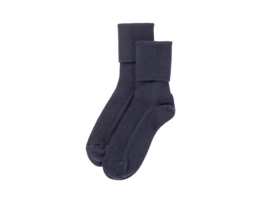 Die Socken aus Kaschmir in der Farbe Dunkelblau von Johnstons of Elgin