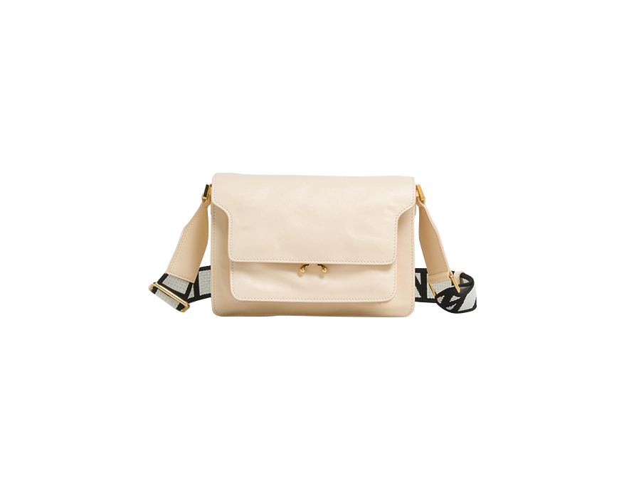Die Trunk Bag Soft Leder Medium in der Farbe Cremeweiß mit Schulterriemen von Marni